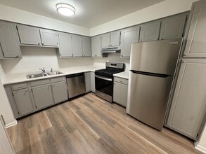 Building Photo - 630 56th St SE