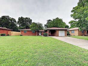 Building Photo - Adorable One-Story Brick Home in East Green Hill, Fort Worth!