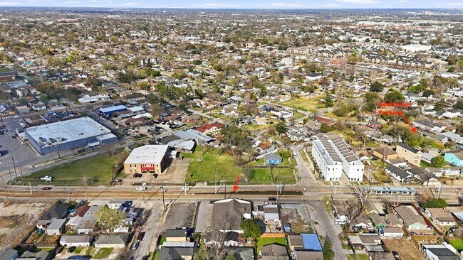 Building Photo - 3911 Fulton St