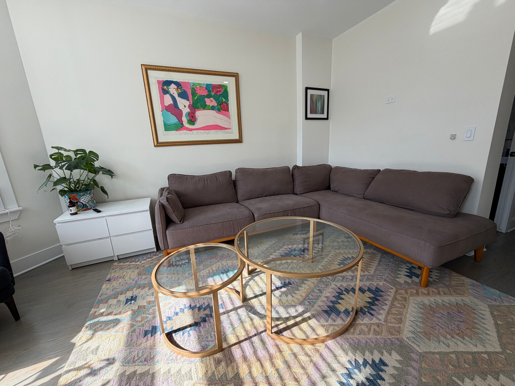 living room - 2630 N Fairfield Ave
