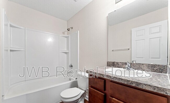 Building Photo - 685 Herman St