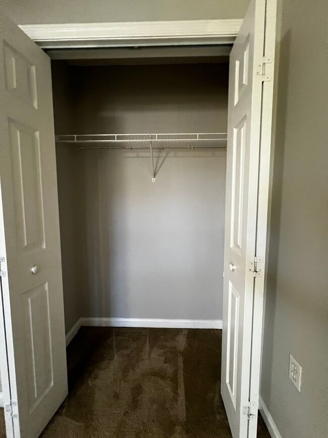 Building Photo - Gorgeous 3 BD 3 BA Townhome Located in Chase's Run!