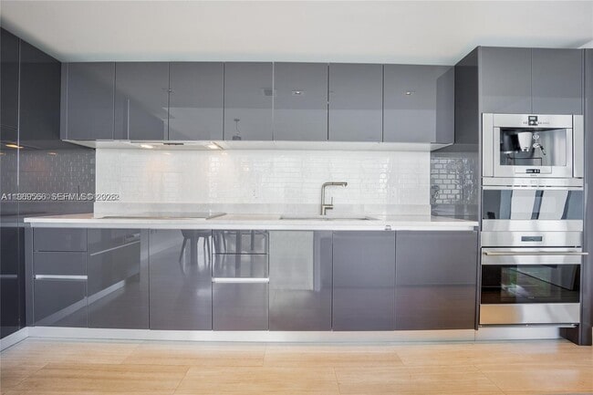 Building Photo - 1451 Brickell Ave