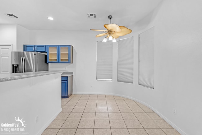 Building Photo - Gorgeous 2Bdm 2Ba Home with Golf-Course Vi...