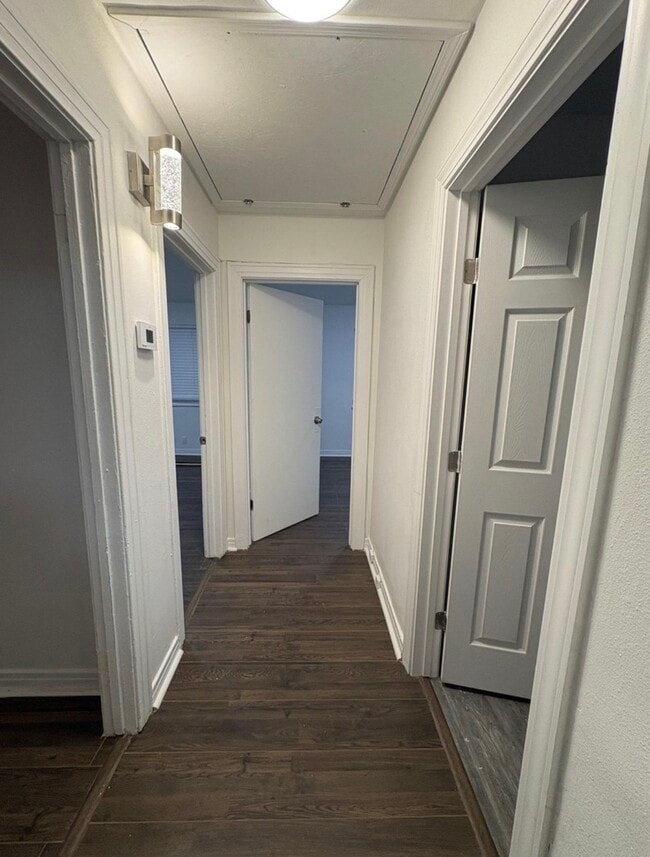 Building Photo - Duplex - 2117
