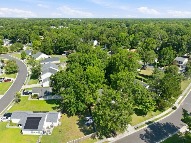 Building Photo - Comfortable 3BR Ranch with 2-Car Garage in Northwoods Pointe