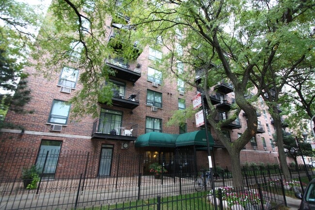 Building Photo - Updated Studio, 1 Bath for Rent In Wrigley...