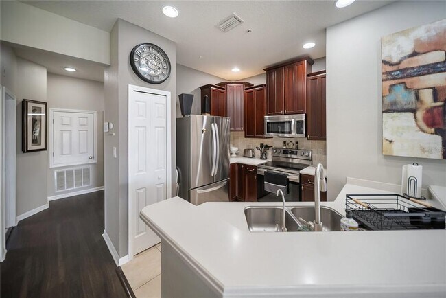 Building Photo - 3760 Parkridge Cir