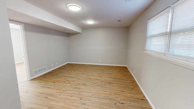 Building Photo - 1301 Cynthia St