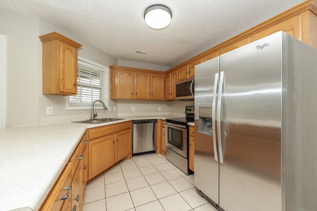 Building Photo - 107 Blythe Ct