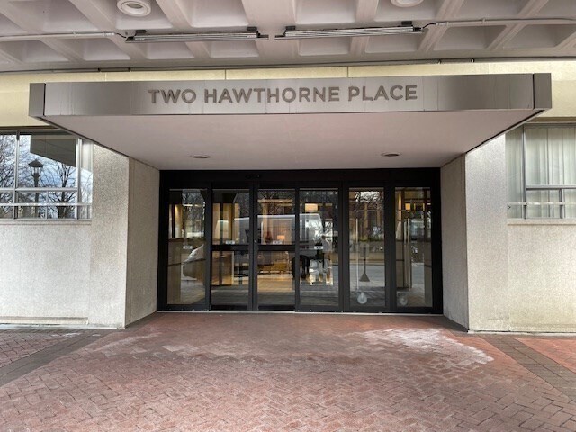 Building Photo - 2 Hawthorne Pl