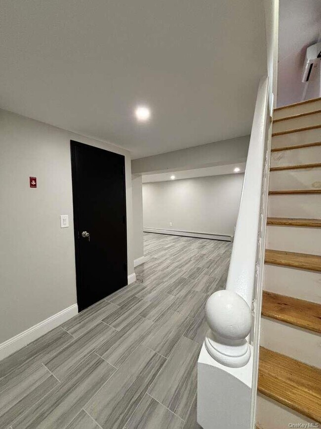 Building Photo - 70 Appletree Ln