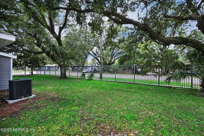 Building Photo - 3702 Wood Creek Ln