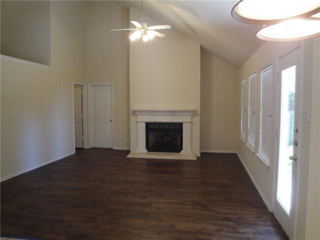 Building Photo - 8021 Luling Ln