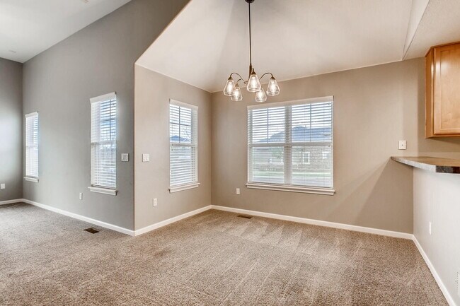 Building Photo - Gorgeous 5 Bed/4 Bath Townhome with Fully Finished Custom Basement! Cherry Creek Schools!