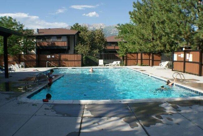 Building Photo - 267 W Garden Park Dr