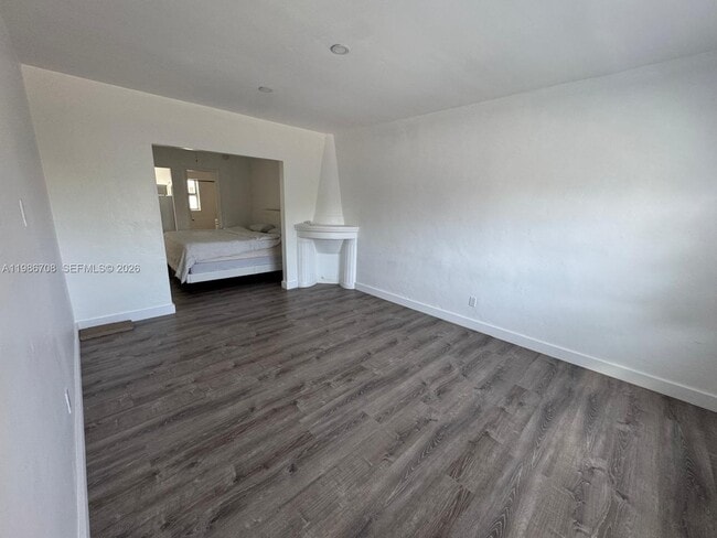 Building Photo - 1560 West Ave