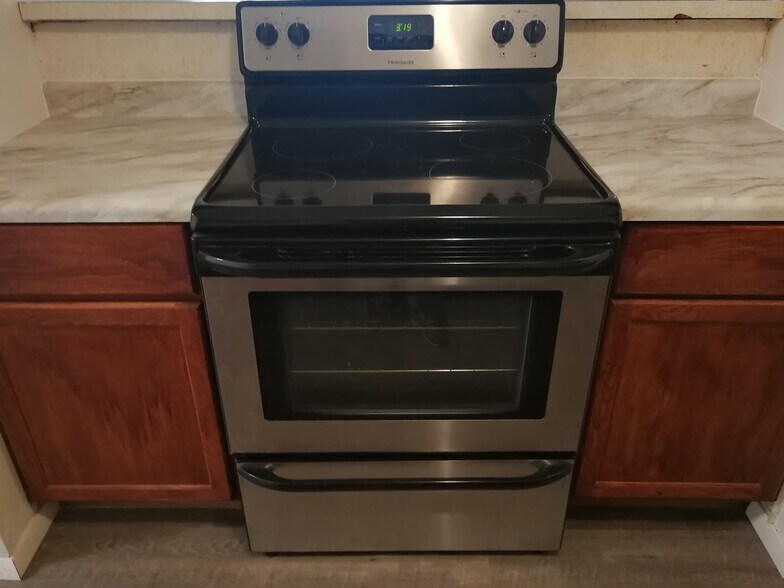 Building Photo - 1291 N Glen Cir