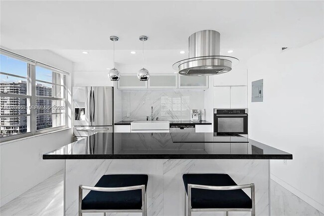 Building Photo - 2801 NE 183rd St