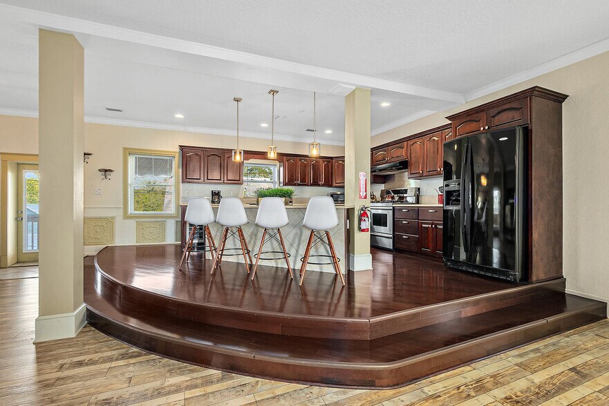 Building Photo - 92 Washington St