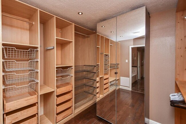 Building Photo - 7103 Adobe Meadows Ct