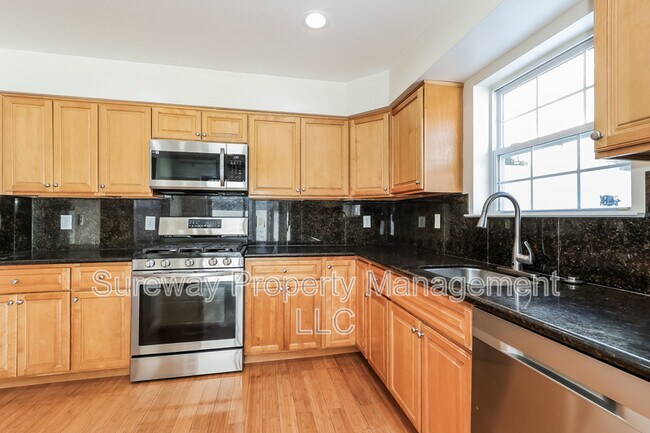 Building Photo - 18 Leighton Dr