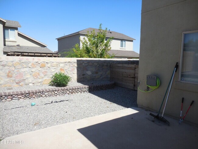 Building Photo - 7045 Eagle Nest Ct