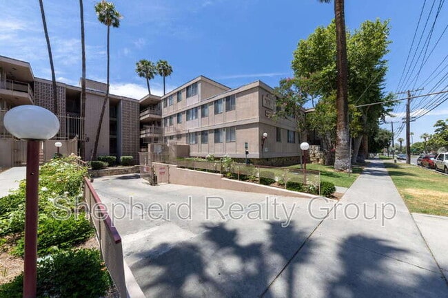 Building Photo - 6979 Palm Ct
