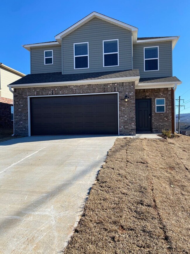 Building Photo - *Pre-leasing* Three Bedroom | Two and a Half Bathroom Home in Farmington