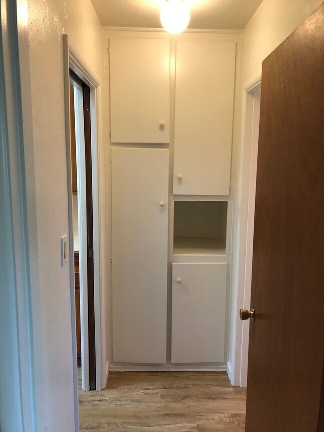 Building Photo - Apartment across the street from liberty s...