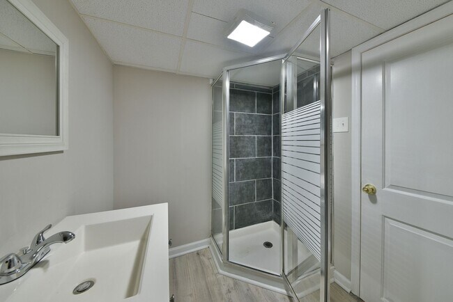 Building Photo - Beautifully Renovated 3 Bedroom Home Now Available For Rent in Cedarbrook!!!