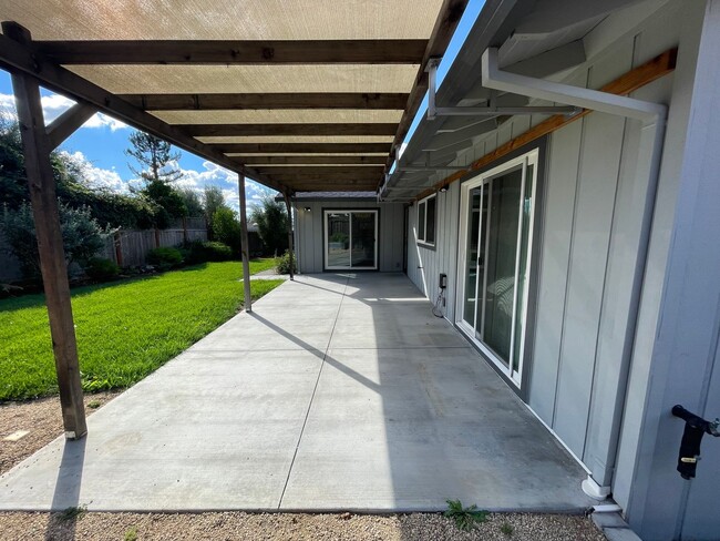 Building Photo - Completely Remodeled Single Level, 3 Bedro...