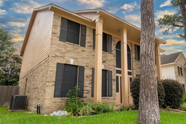 Building Photo - 16122 Cairngorm Ave