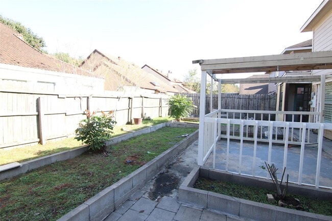 Building Photo - 12430 Brook Meadows Ln