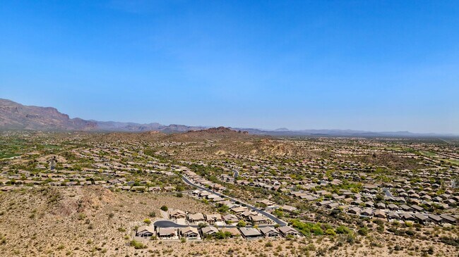 Building Photo - Amazing Home in Gold Canyon backing to Sta...