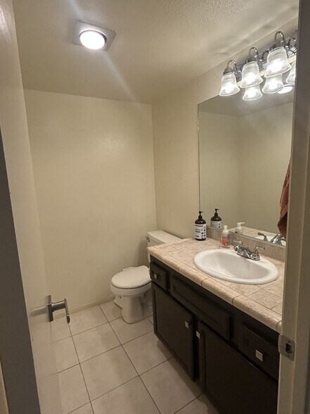 Building Photo - 5821 Portobelo Ct