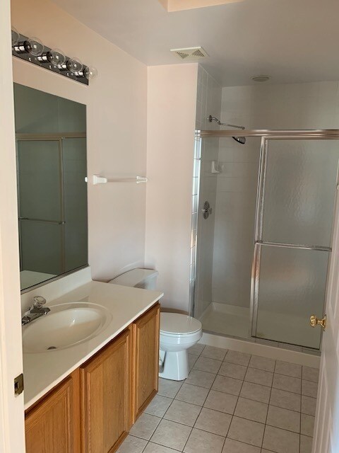 Building Photo - 105 W St Charles Rd