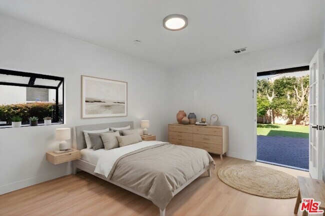 Building Photo - 2522 Armacost Ave