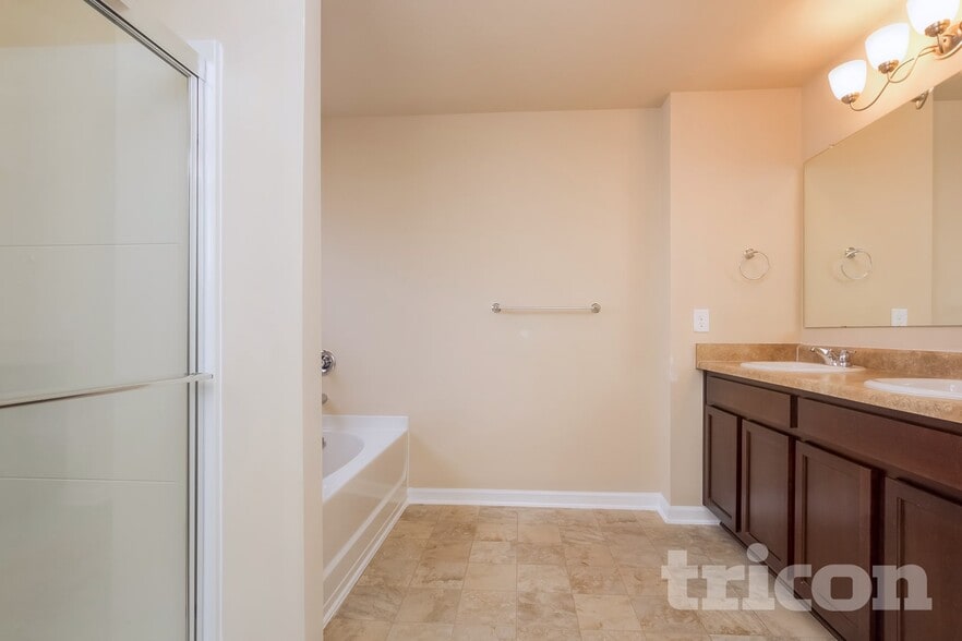 Building Photo - 114 Hayes Park Dr