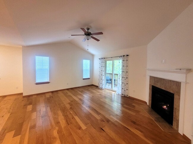 Building Photo - Three Bedroom House In Cordata - Kodiak