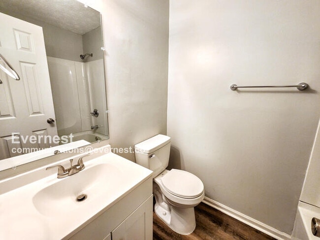 Building Photo - 415 Reed Way