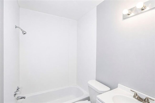 Building Photo - 202 Wendan Way