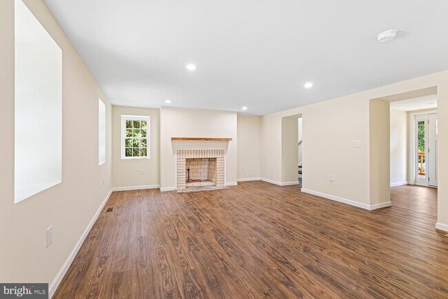 Building Photo - 2315 Hickory Rd