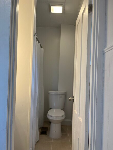 Building Photo - 85 West Main Street