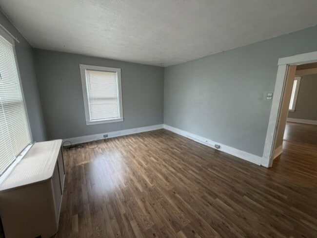 Building Photo - 256 Mabrick Ave
