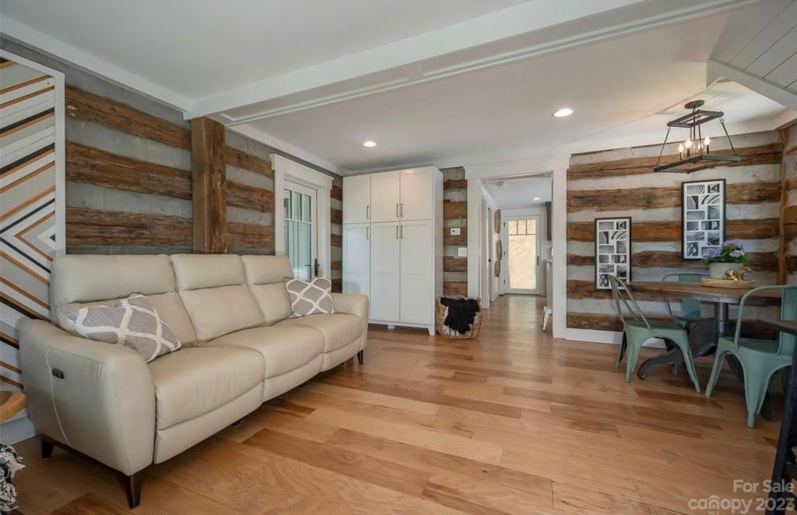 Building Photo - 54 Holland Dr