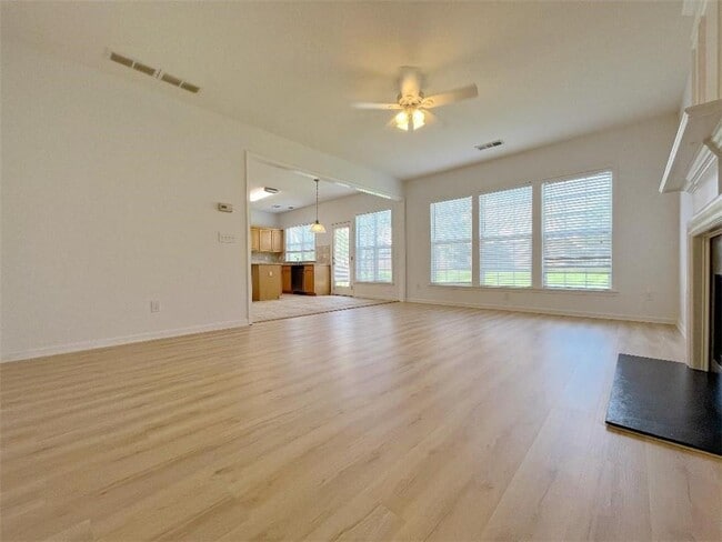 Building Photo - 8205 Norwich Pl