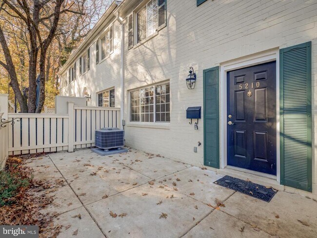 Building Photo - 5210 Maris Ave