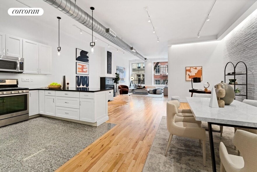 Building Photo - 153 Mercer St