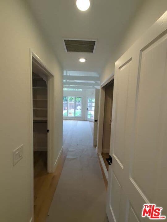 Building Photo - 4457 Simpson Ave